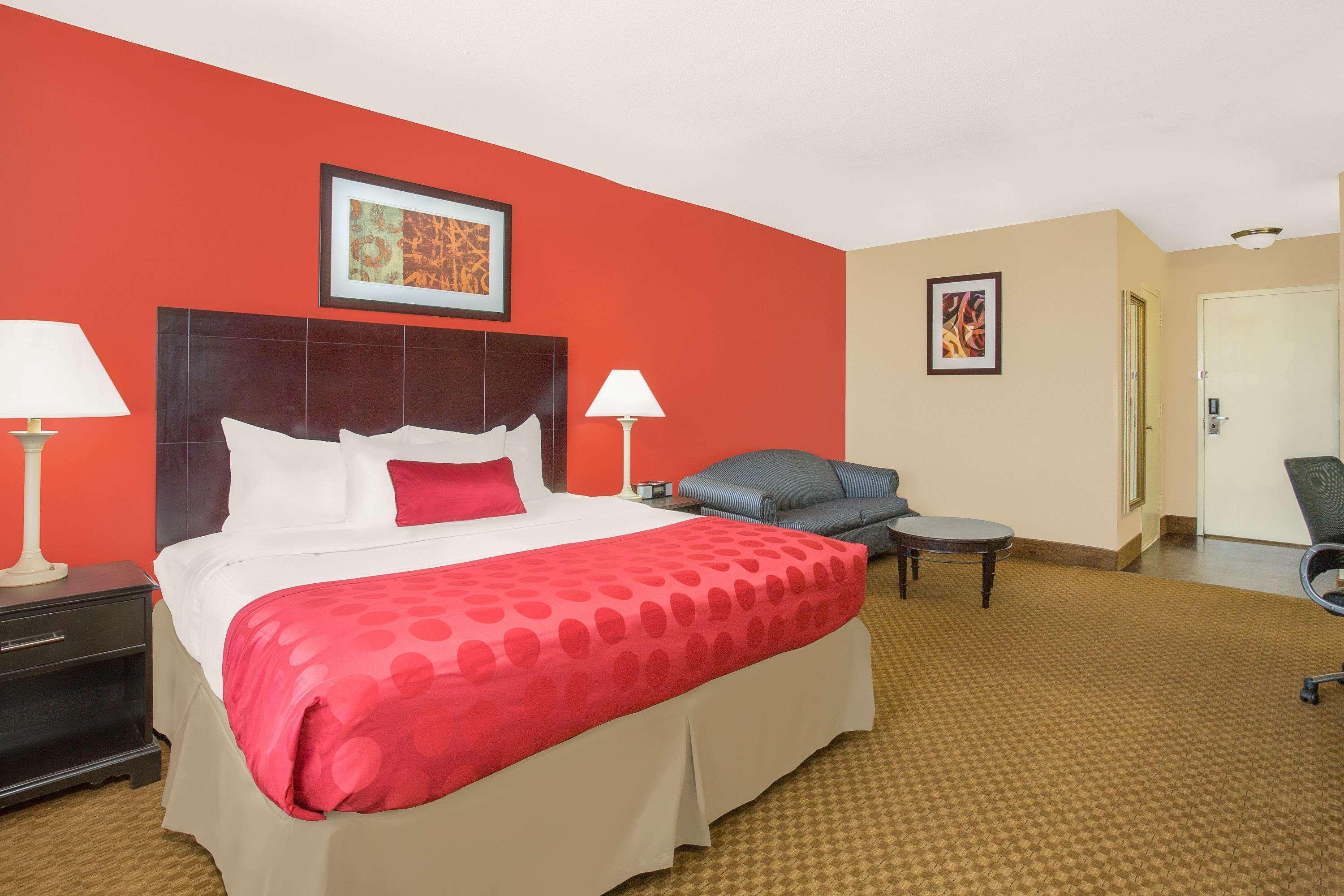 Ramada Plaza By Wyndham Fayetteville Fort Bragg Area Luaran gambar