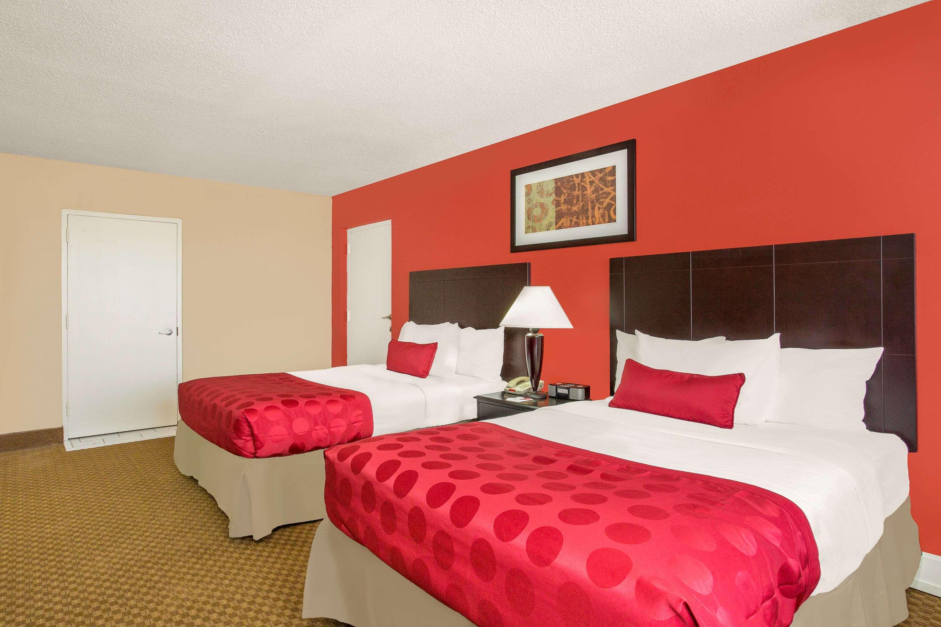 Ramada Plaza By Wyndham Fayetteville Fort Bragg Area Luaran gambar