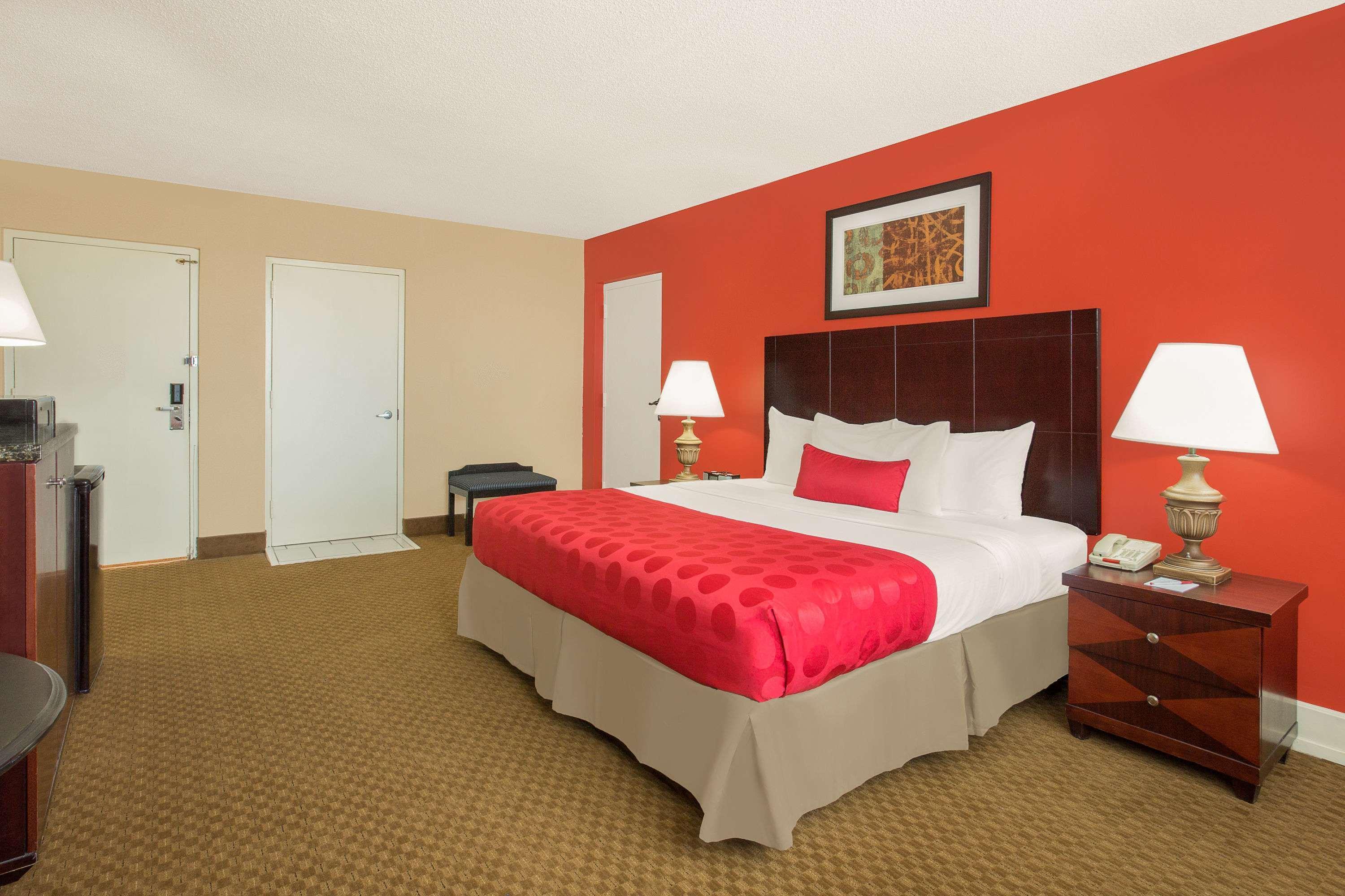 Ramada Plaza By Wyndham Fayetteville Fort Bragg Area Luaran gambar