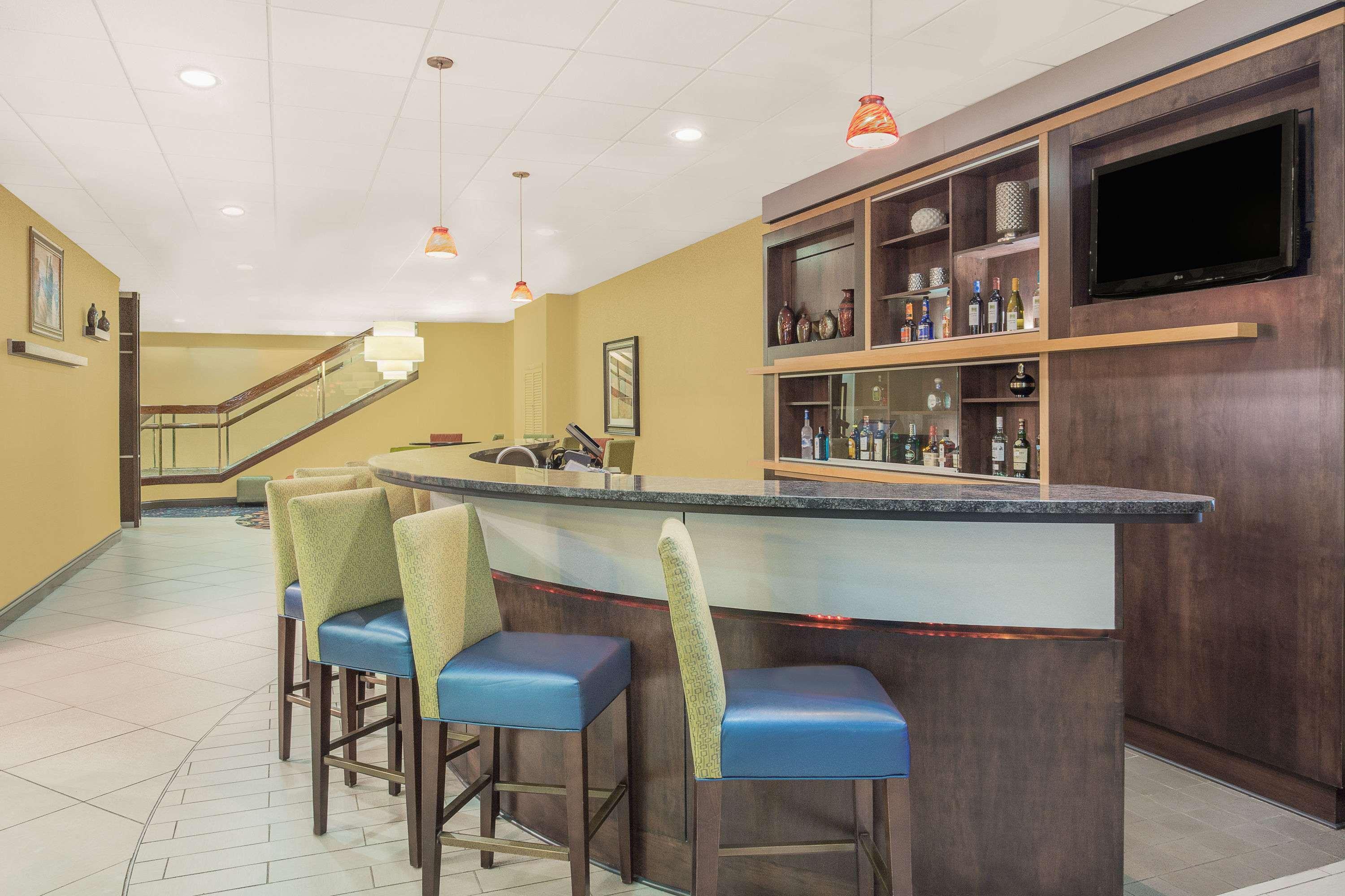 Ramada Plaza By Wyndham Fayetteville Fort Bragg Area Luaran gambar
