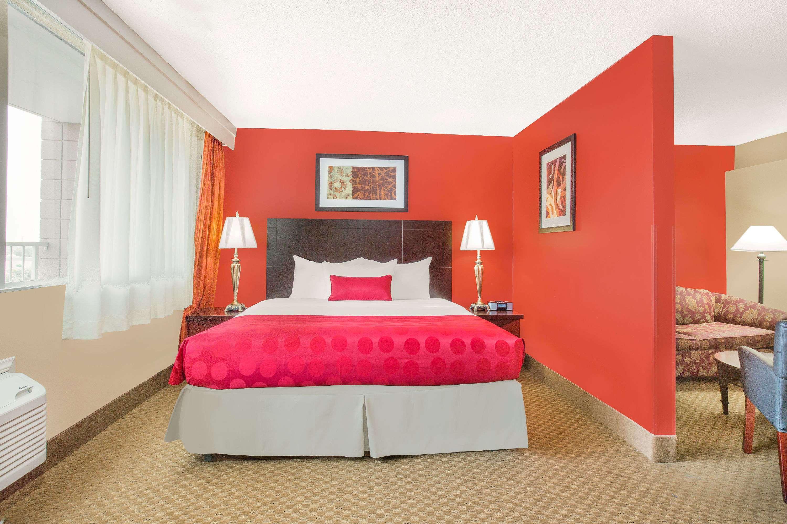 Ramada Plaza By Wyndham Fayetteville Fort Bragg Area Luaran gambar