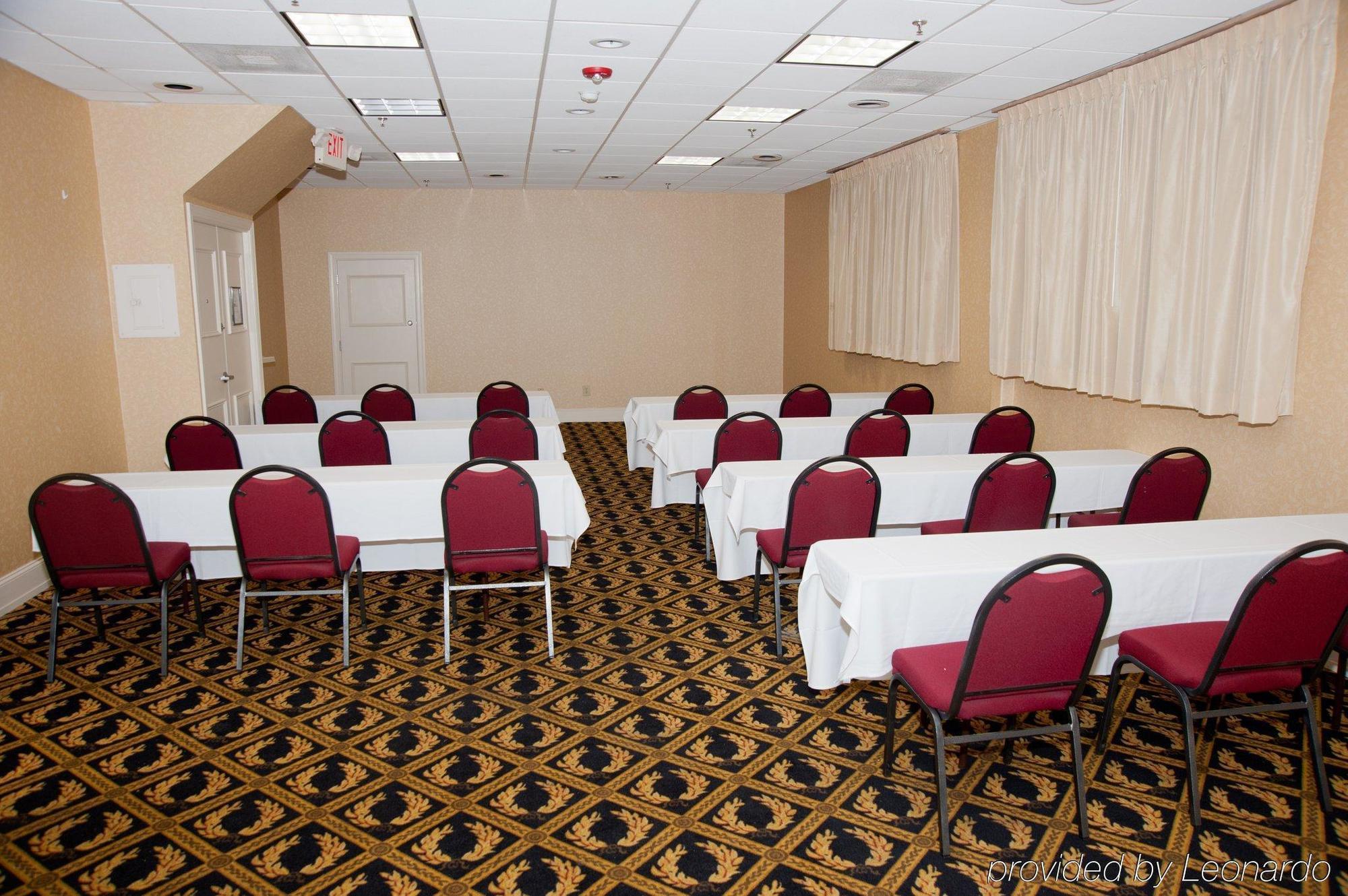 Ramada Plaza By Wyndham Fayetteville Fort Bragg Area Luaran gambar